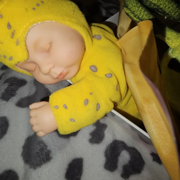 2) 9" Anne Geddes butterfly dolls - Picture 4 of 4